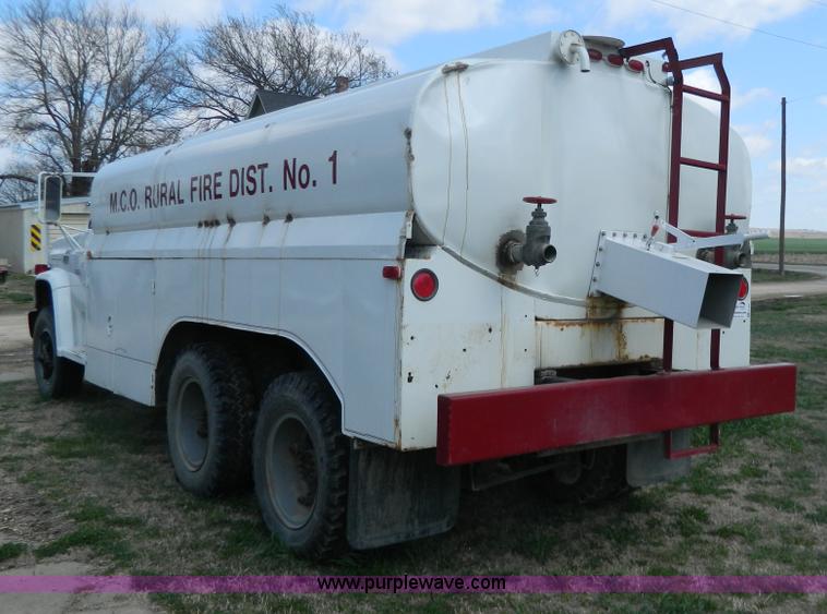 image for item G7831 1976 GMC 6500 tanker truck