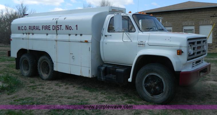 image for item G7831 1976 GMC 6500 tanker truck