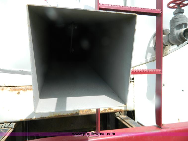 image for item G7831 1976 GMC 6500 tanker truck