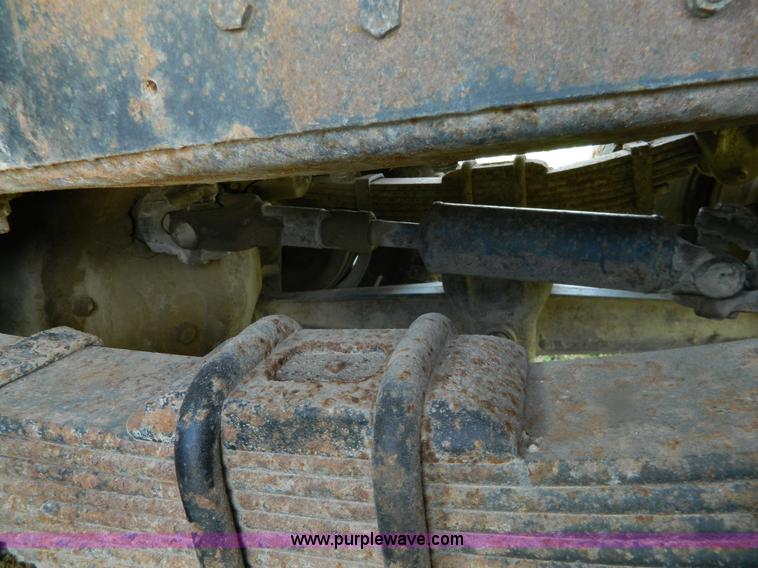 image for item G7831 1976 GMC 6500 tanker truck