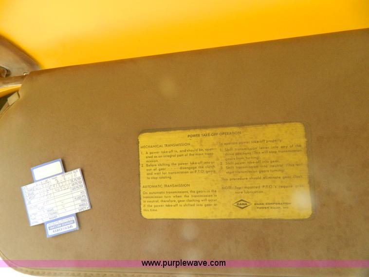 image for item G7831 1976 GMC 6500 tanker truck