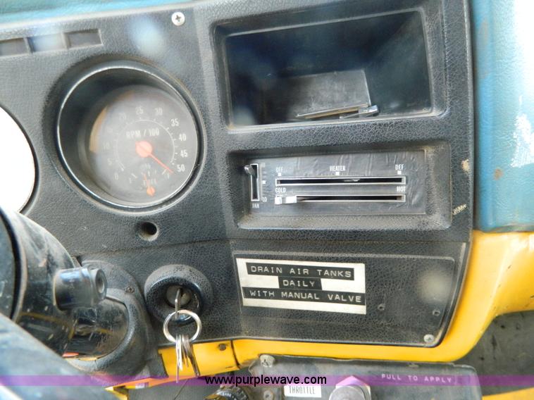 image for item G7831 1976 GMC 6500 tanker truck