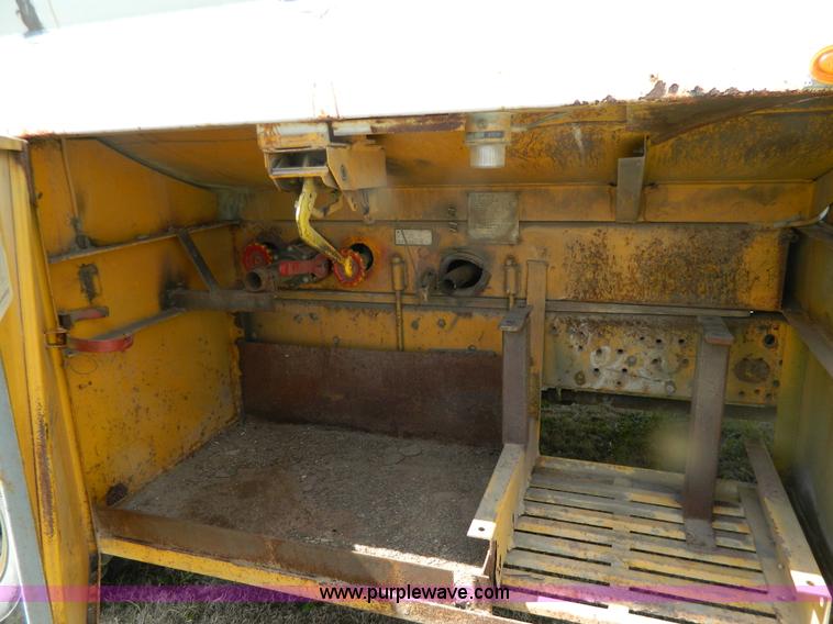 image for item G7831 1976 GMC 6500 tanker truck