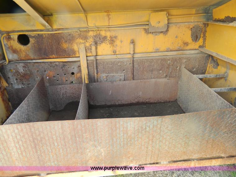 image for item G7831 1976 GMC 6500 tanker truck