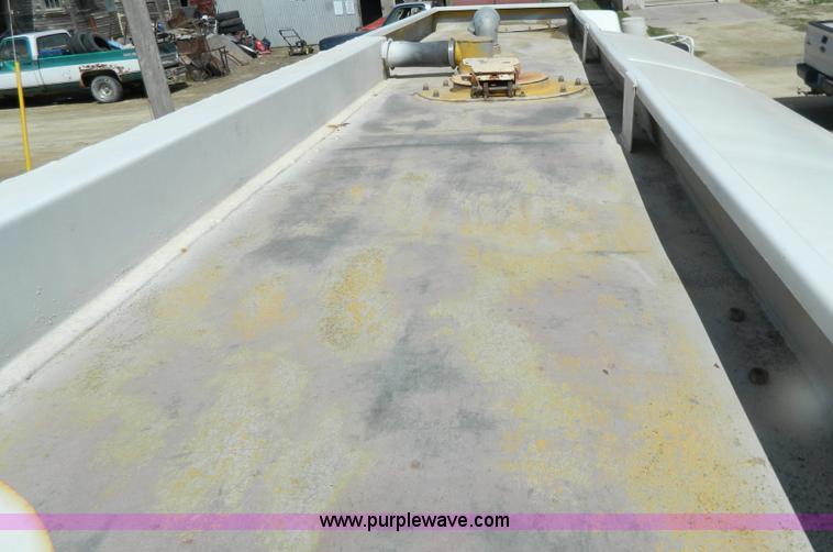 image for item G7831 1976 GMC 6500 tanker truck