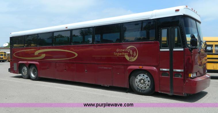 image for item G7873 1987 MCI MC-9 bus