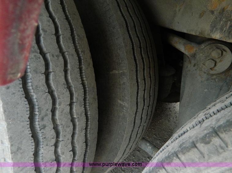 image for item G7873 1987 MCI MC-9 bus