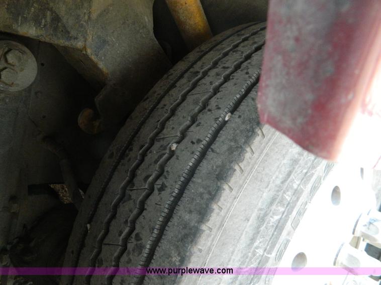 image for item G7873 1987 MCI MC-9 bus