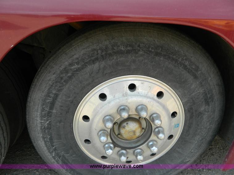 image for item G7873 1987 MCI MC-9 bus