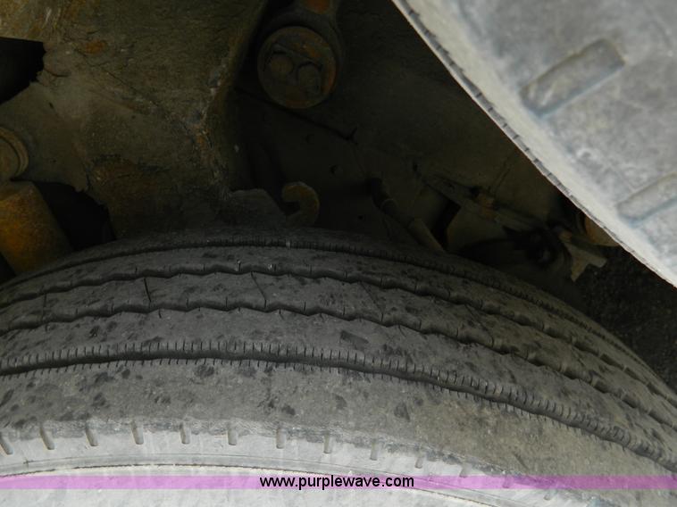 image for item G7873 1987 MCI MC-9 bus