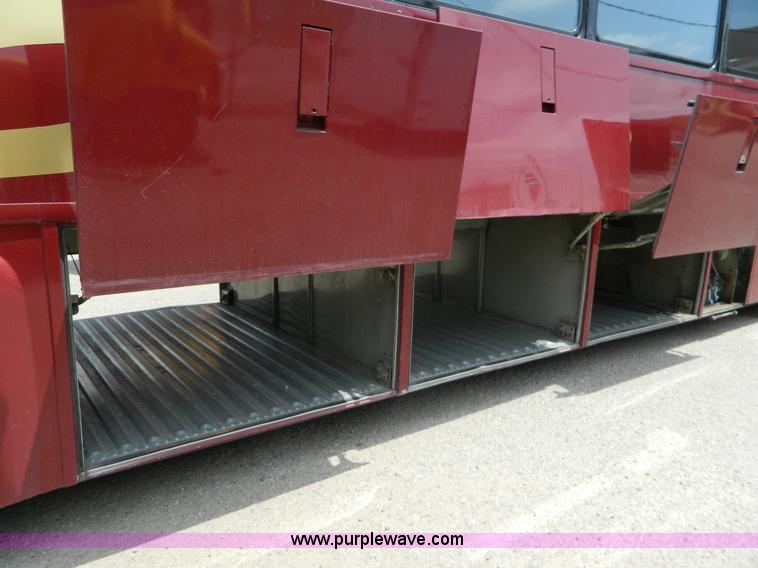 image for item G7873 1987 MCI MC-9 bus