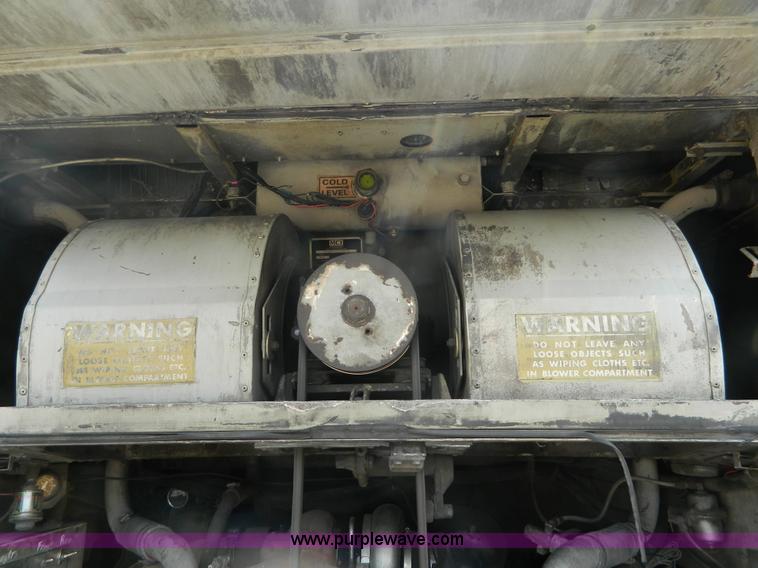 image for item G7873 1987 MCI MC-9 bus