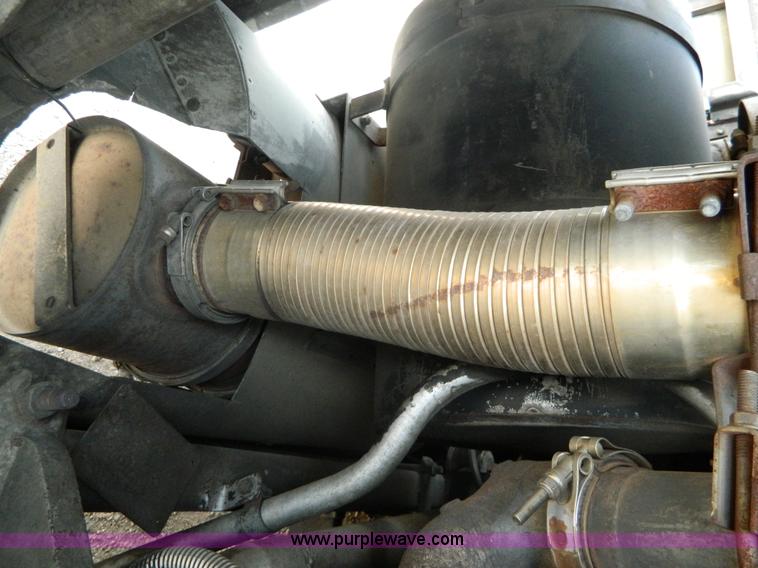 image for item G7873 1987 MCI MC-9 bus