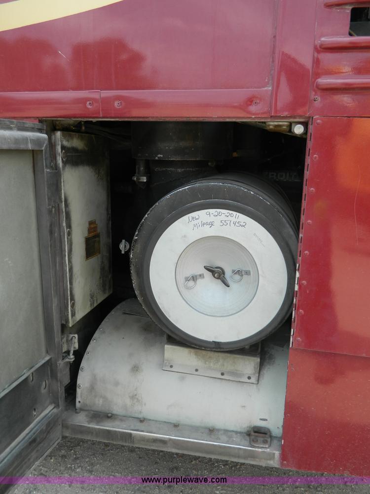 image for item G7873 1987 MCI MC-9 bus