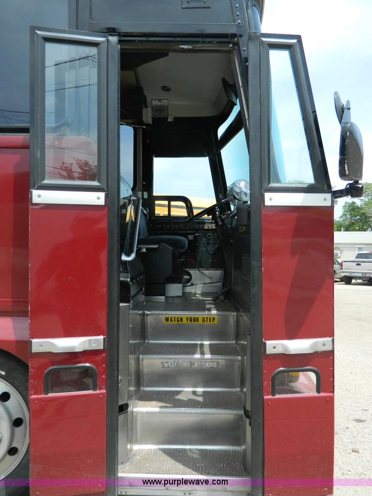 image for item G7873 1987 MCI MC-9 bus