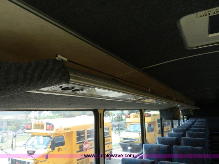 image for item G7873 1987 MCI MC-9 bus