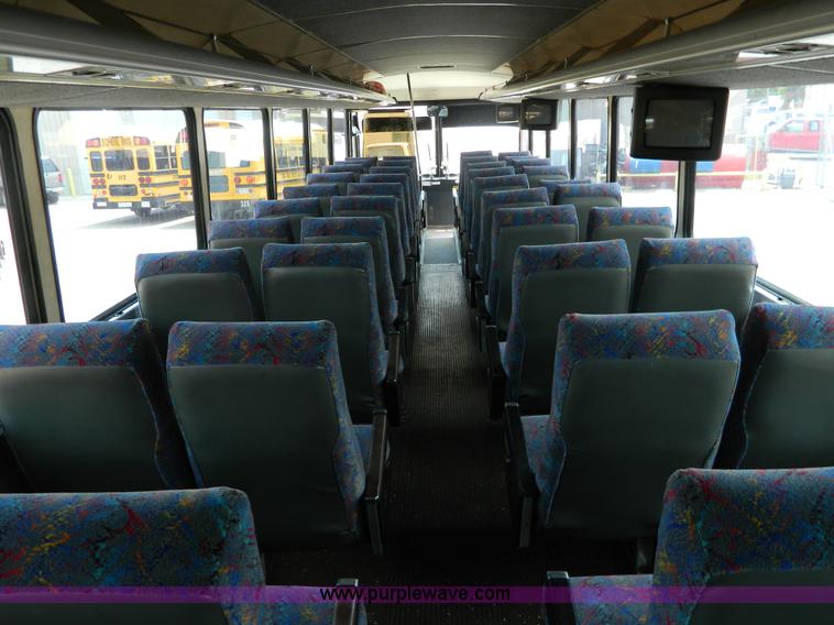 image for item G7873 1987 MCI MC-9 bus