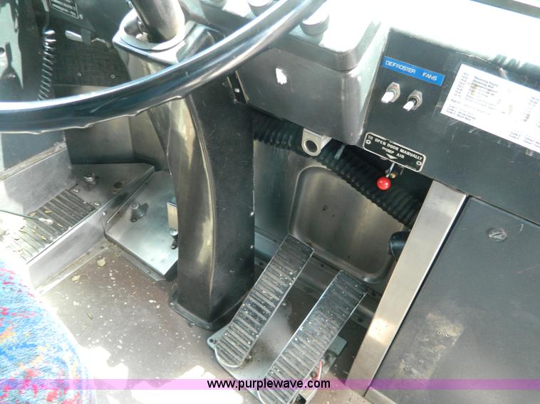 image for item G7873 1987 MCI MC-9 bus