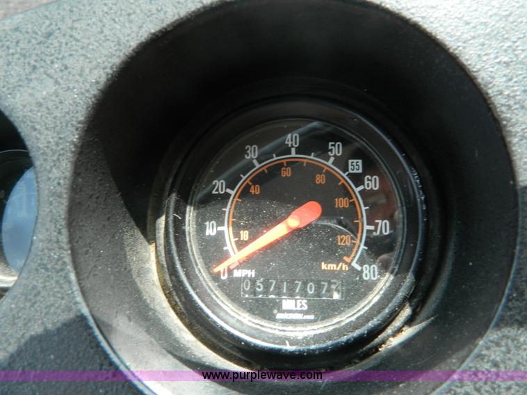 image for item G7873 1987 MCI MC-9 bus