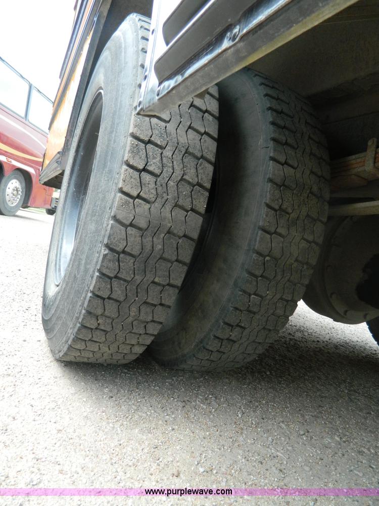 image for item G7874 1991 Blue Bird TC2000 bus