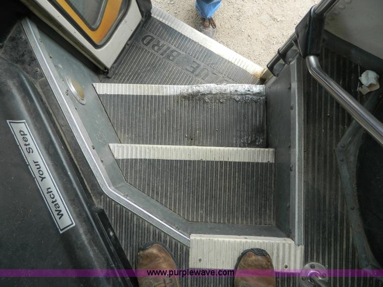 image for item G7874 1991 Blue Bird TC2000 bus