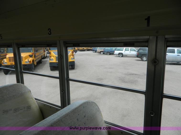 image for item G7874 1991 Blue Bird TC2000 bus