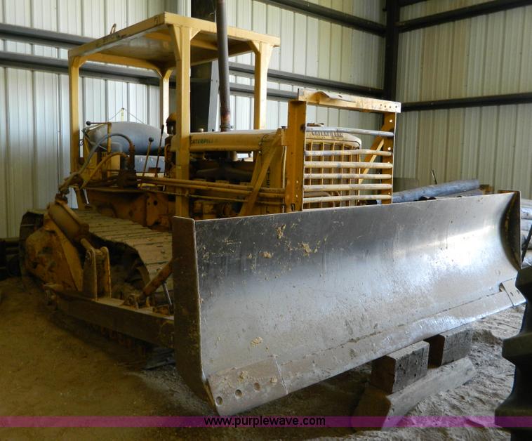 image for item G7885 1952 Caterpillar D6 dozer