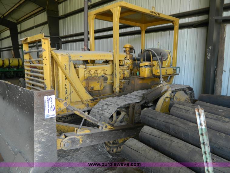 image for item G7885 1952 Caterpillar D6 dozer