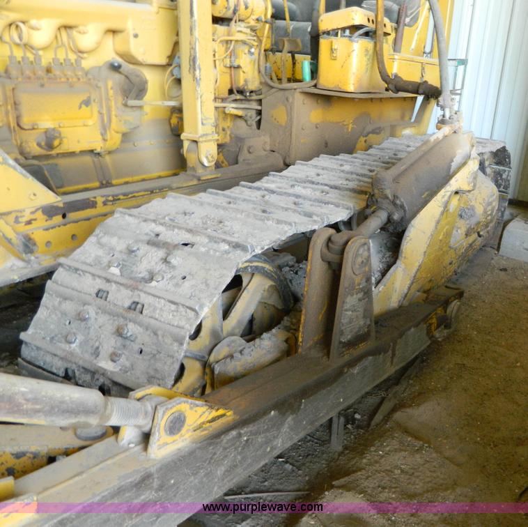 image for item G7885 1952 Caterpillar D6 dozer