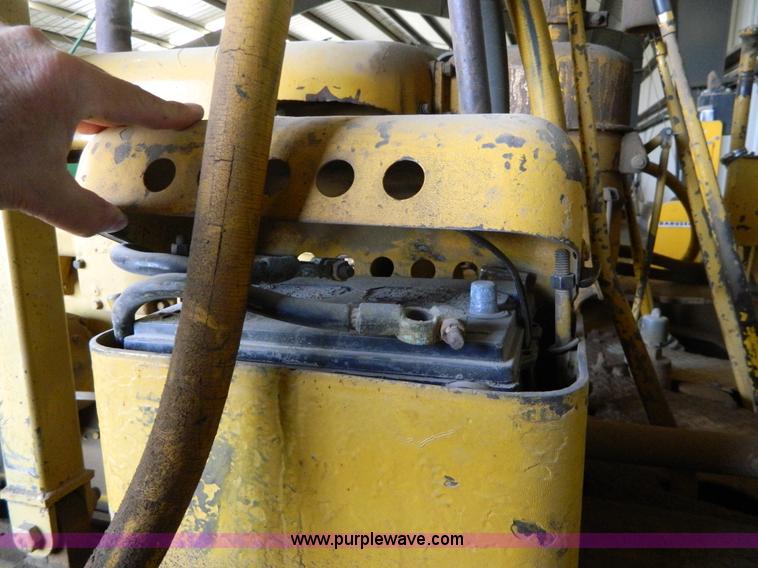 image for item G7885 1952 Caterpillar D6 dozer