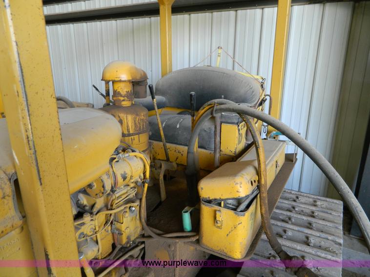 image for item G7885 1952 Caterpillar D6 dozer