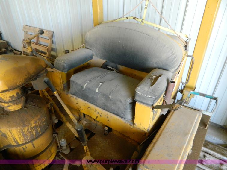 image for item G7885 1952 Caterpillar D6 dozer