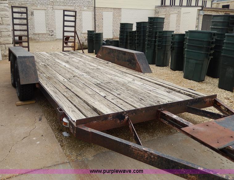 image for item H3047 1979 JFW 21' tandem axle trailer