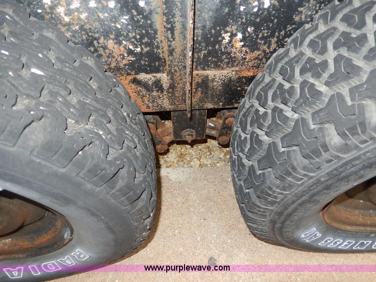image for item H3047 1979 JFW 21' tandem axle trailer