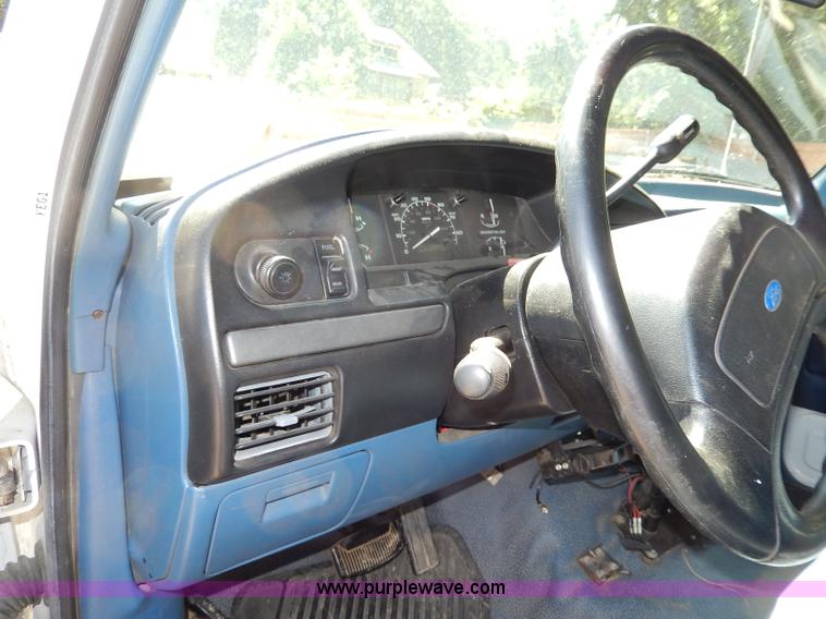 image for item H3049 1994 Ford F250 XL flatbed pickup truck
