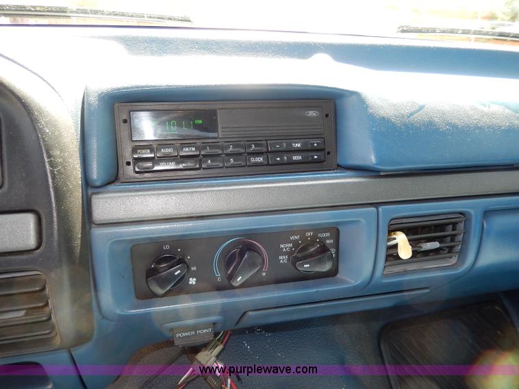 image for item H3049 1994 Ford F250 XL flatbed pickup truck