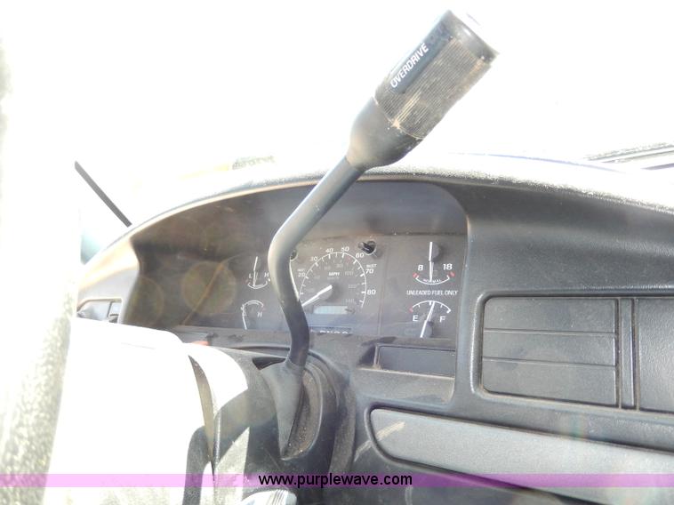 image for item H3049 1994 Ford F250 XL flatbed pickup truck