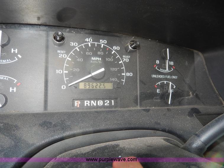 image for item H3049 1994 Ford F250 XL flatbed pickup truck