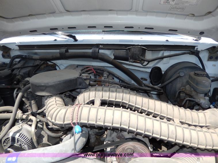 image for item H3049 1994 Ford F250 XL flatbed pickup truck