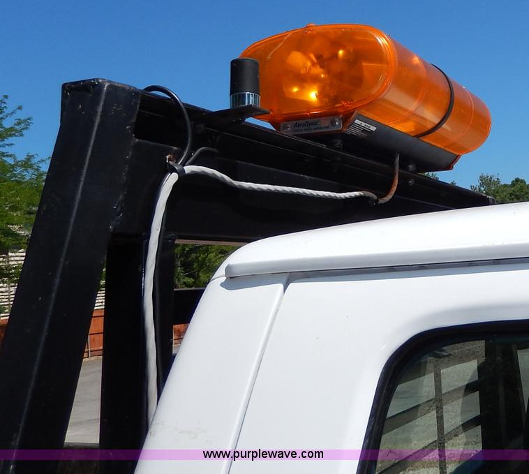 image for item H3049 1994 Ford F250 XL flatbed pickup truck