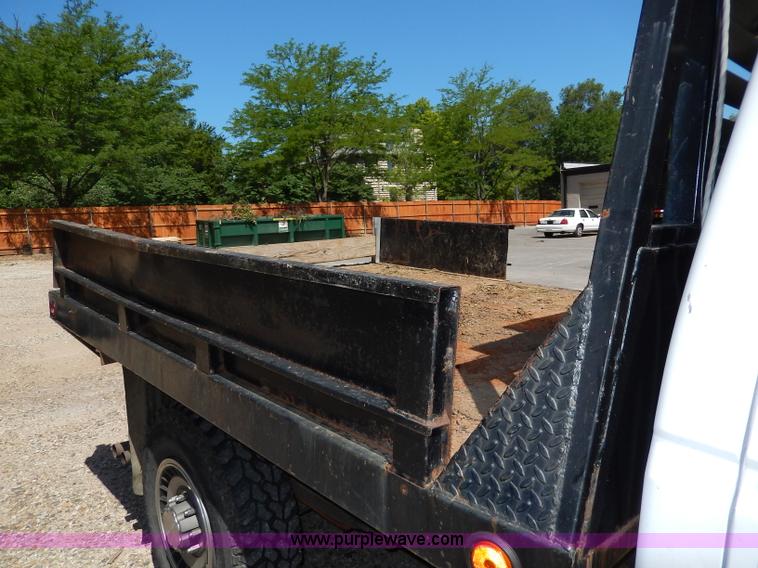 image for item H3049 1994 Ford F250 XL flatbed pickup truck