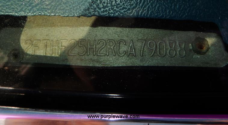 image for item H3049 1994 Ford F250 XL flatbed pickup truck