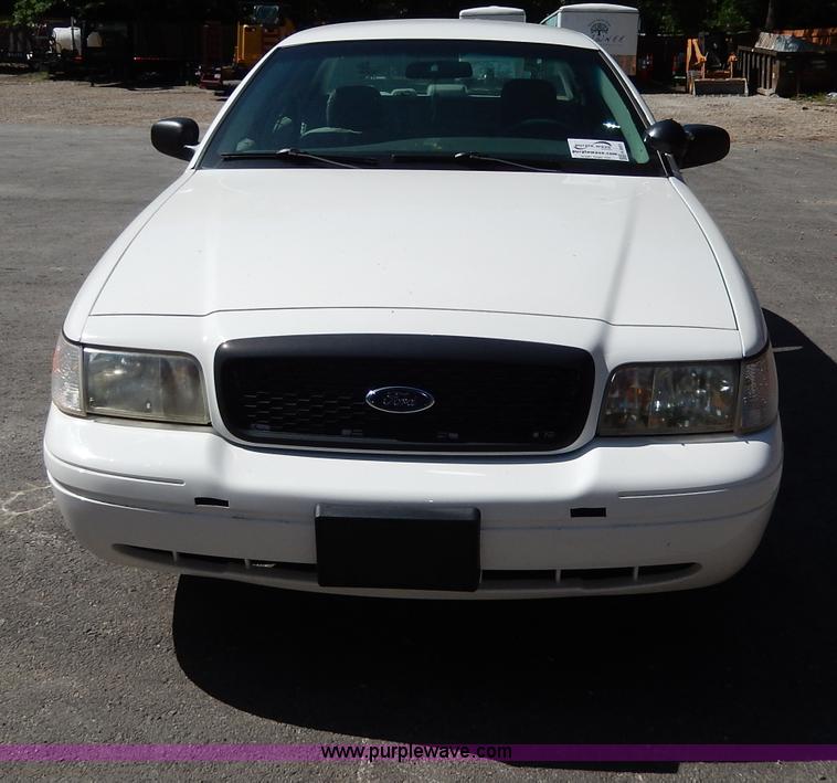 image for item H3051 2003 Ford Crown Victoria Police Interceptor