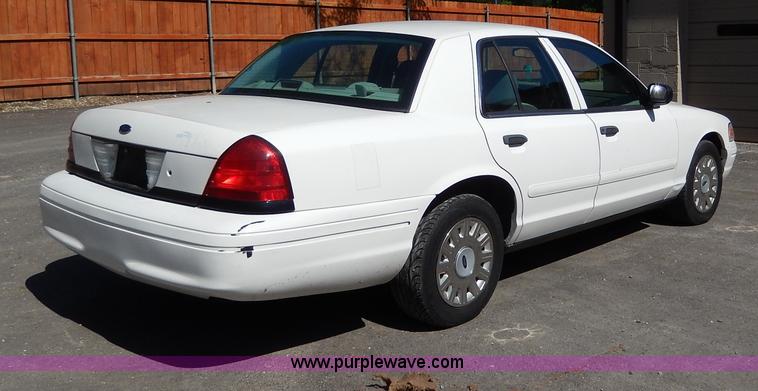 image for item H3051 2003 Ford Crown Victoria Police Interceptor