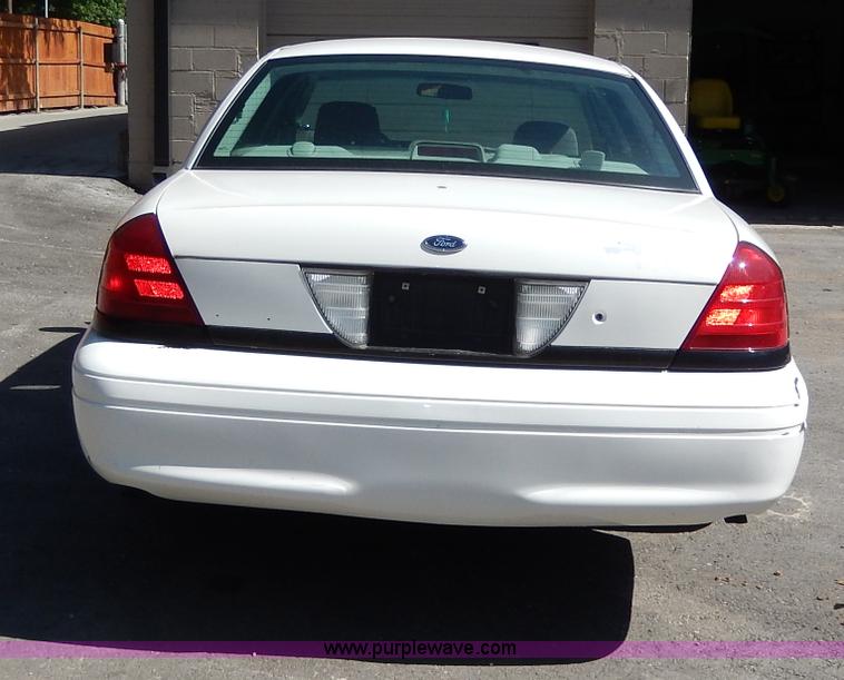 image for item H3051 2003 Ford Crown Victoria Police Interceptor