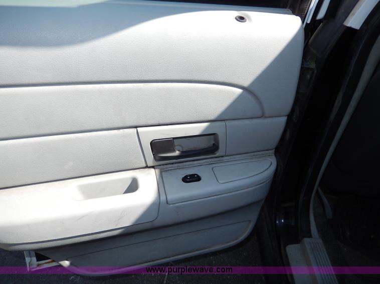image for item H3051 2003 Ford Crown Victoria Police Interceptor