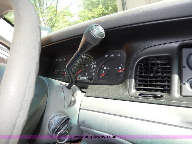 image for item H3051 2003 Ford Crown Victoria Police Interceptor