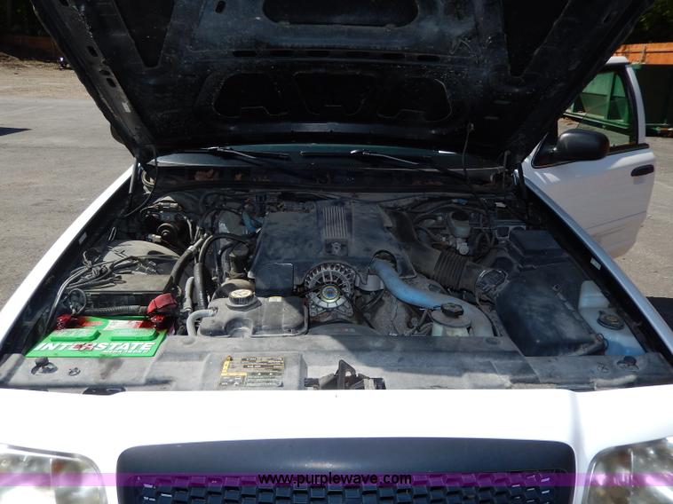 image for item H3051 2003 Ford Crown Victoria Police Interceptor