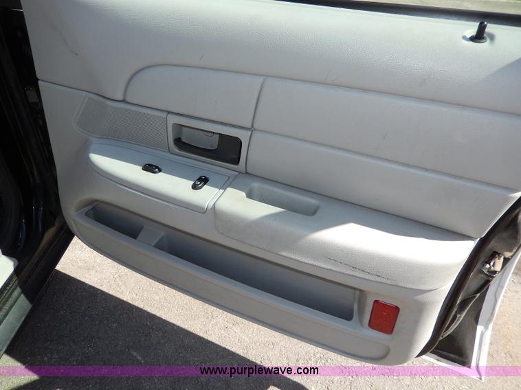 image for item H3051 2003 Ford Crown Victoria Police Interceptor