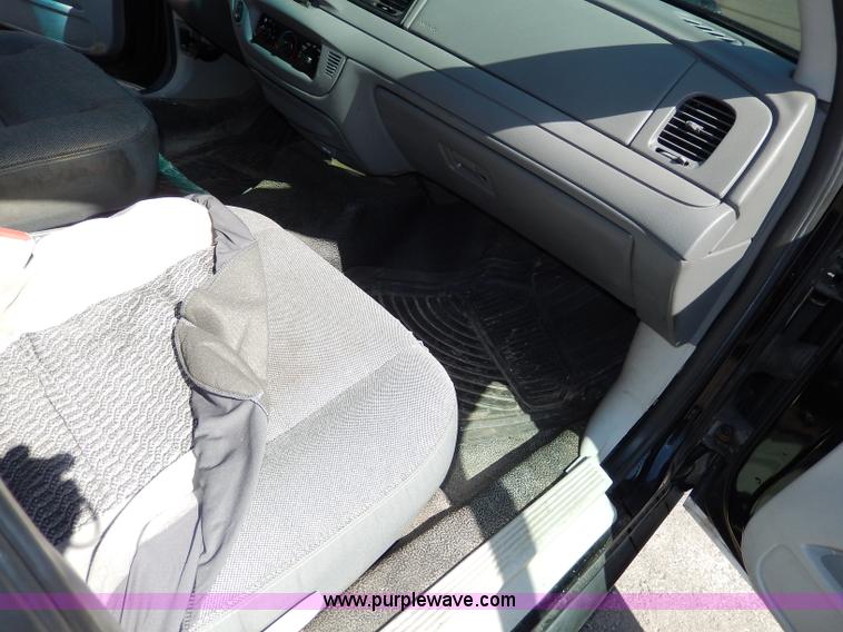 image for item H3051 2003 Ford Crown Victoria Police Interceptor